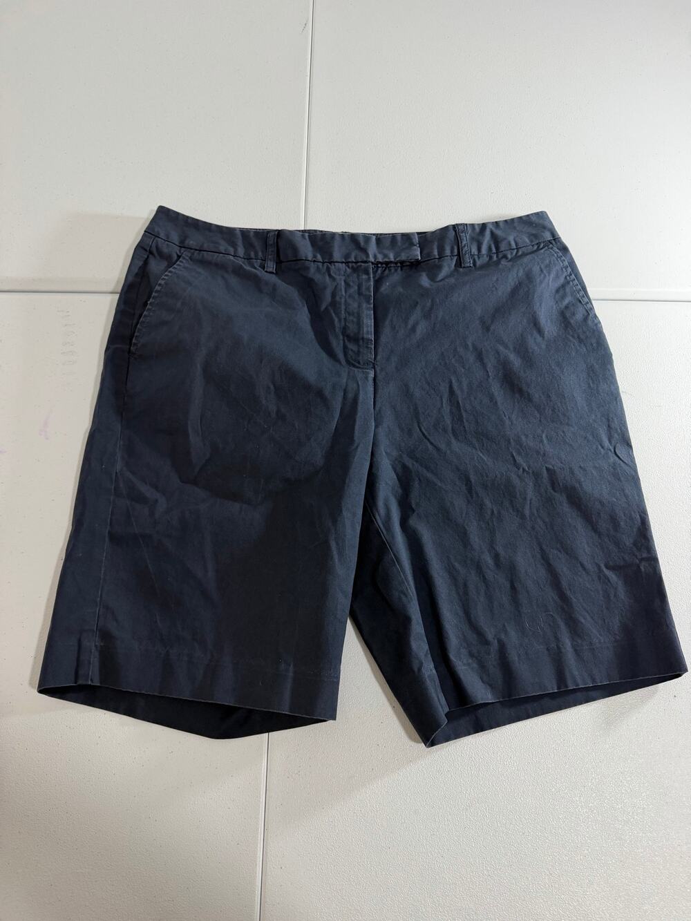 L.L.Bean Favorite Fit Straight Shorts Womens 18 Reg Navy Blue Stretch Bermuda